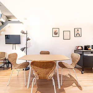 Charming Pied-a-terre For 4 People In The Brotteaux Part Dieu Area Appartement